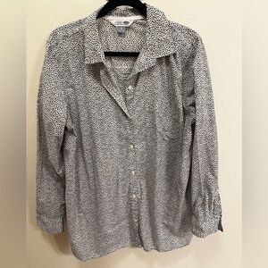 Old Navy Women's Black and White Button Down Shirt